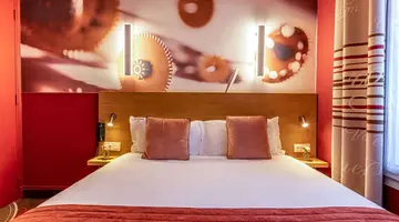 Hotel Ariane Montparnasse by Patrick Hayat