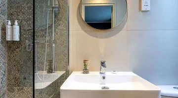 Hotel Ariane Montparnasse by Patrick Hayat