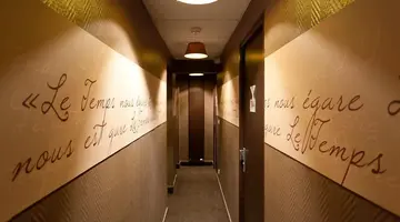 Hotel Ariane Montparnasse by Patrick Hayat