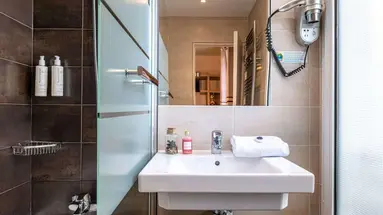Hotel Ariane Montparnasse by Patrick Hayat