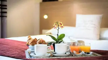 Hotel Ariane Montparnasse by Patrick Hayat