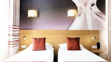 Hotel Ariane Montparnasse by Patrick Hayat