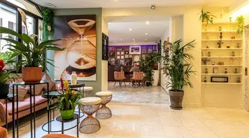 Hotel Ariane Montparnasse by Patrick Hayat