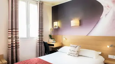 Hotel Ariane Montparnasse by Patrick Hayat