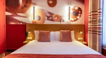 Hotel Ariane Montparnasse by Patrick Hayat
