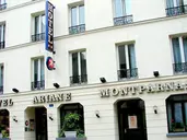 Hotel Ariane Montparnasse by Patrick Hayat