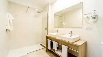 Hotel Atolon & Kaafu Beach Club