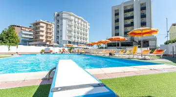 Hotel Avila In***