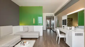 Hotel Avra Imperial