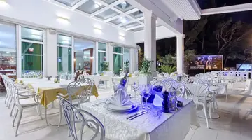 Hotel Bacchus