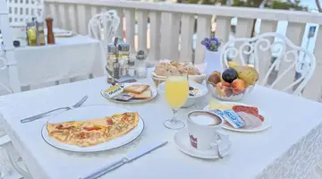 Hotel Bacchus