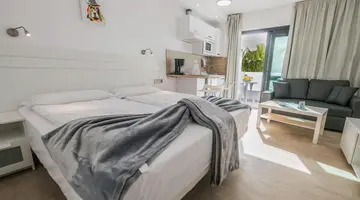 Hotel Bahia Calma Beach