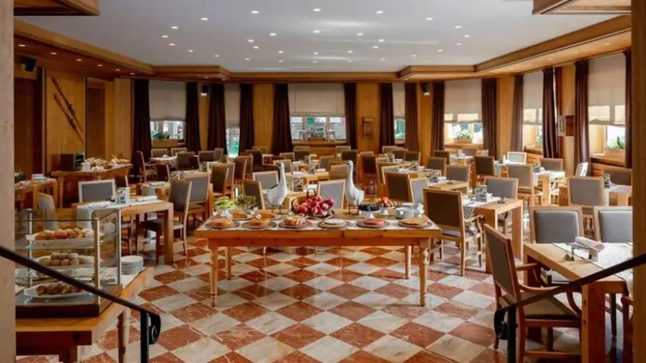 Hotel Baita dei Pini