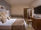 .HOTEL BELLA BEACH