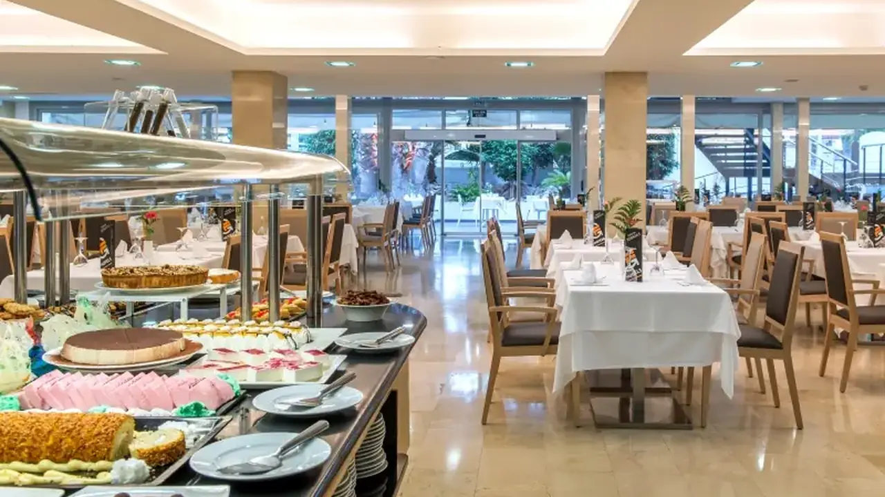 Hotel Belroy