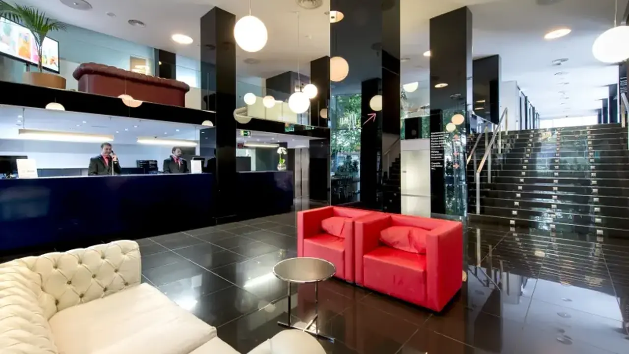 Hotel Belroy