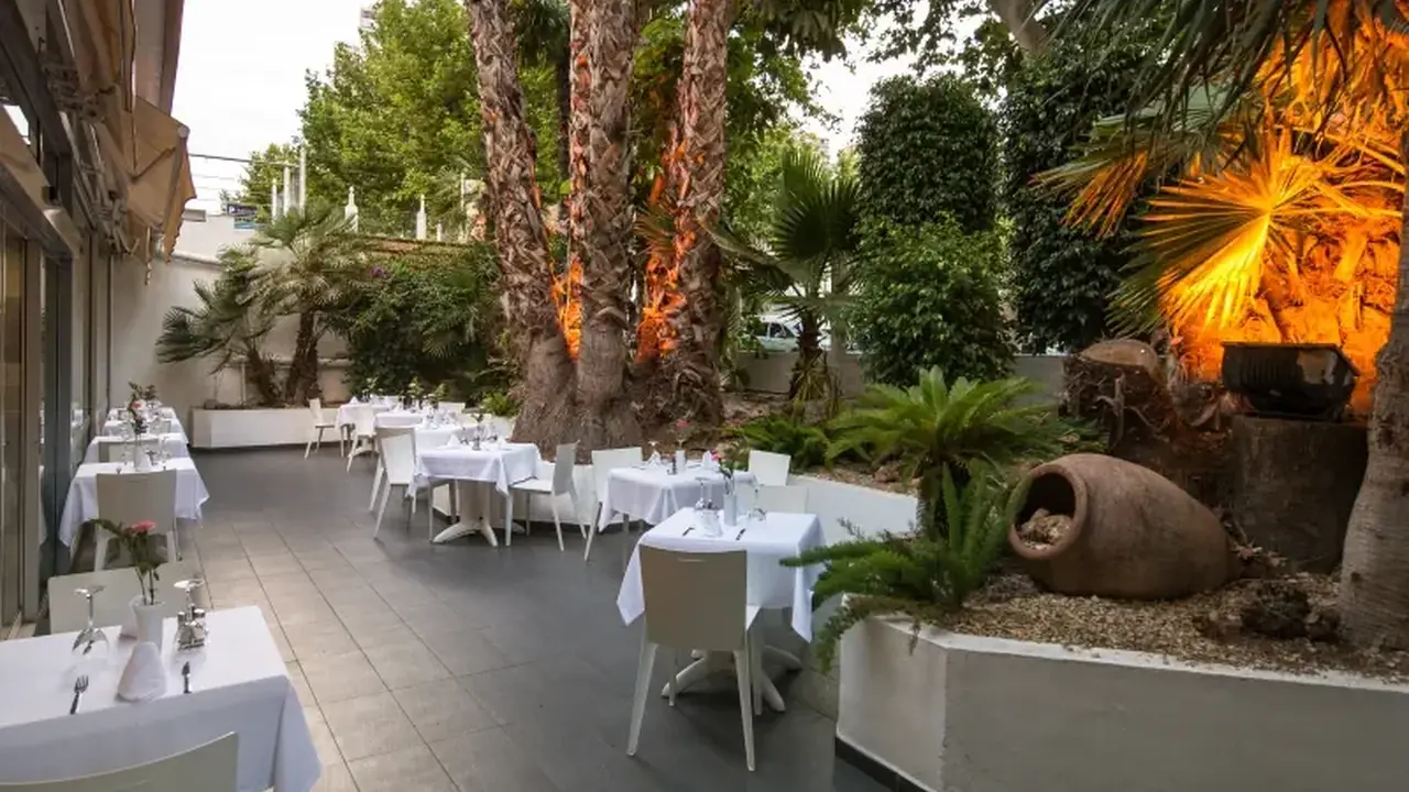 Hotel Belroy