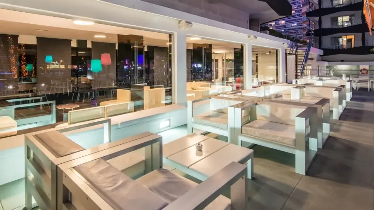 Hotel Belroy