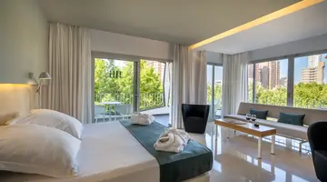 Hotel Belroy