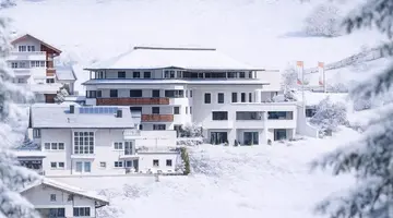 Hotel Beverly Hill (Adult