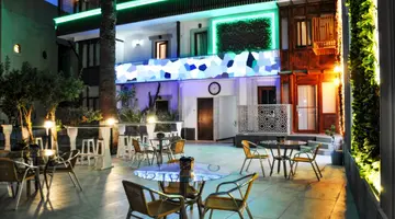 HOTEL BLEU NUIT