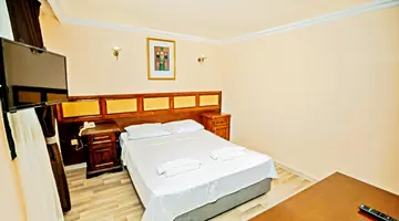 HOTEL BLEU NUIT