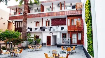 HOTEL BLEU NUIT