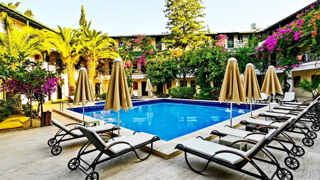 HOTEL BLEU NUIT