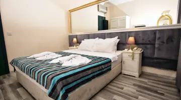 HOTEL BLEU NUIT