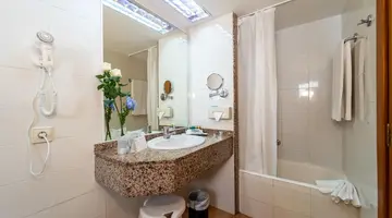 HOTEL BLUEBAY BANUS