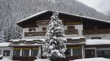 Hotel Bucaneve