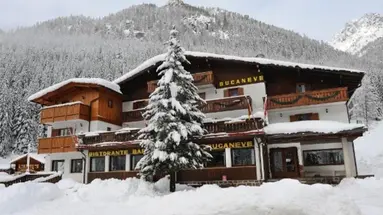 Hotel Bucaneve