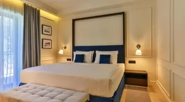 Hotel California by Aycon