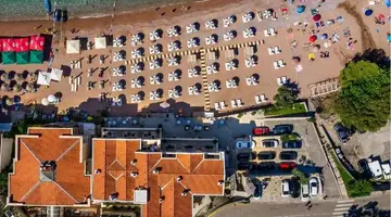 Hotel California by Aycon