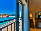 Hotel California by Aycon