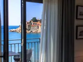 Hotel California by Aycon