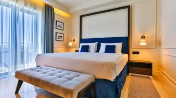 Hotel California by Aycon