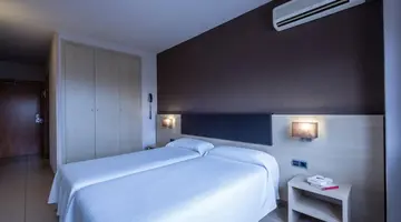 HOTEL CALIFORNIA GARDEN
