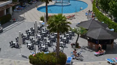 HOTEL CALIFORNIA GARDEN