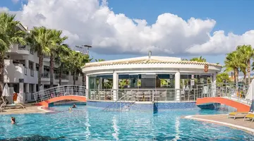 Hotel Caretta Beach Resort & Waterpark