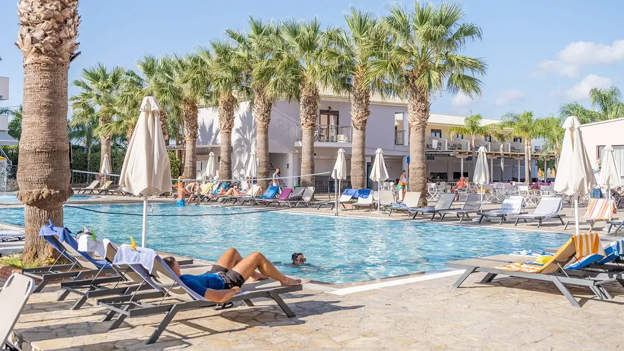 Hotel Caretta Beach Resort & Waterpark