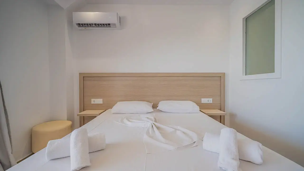 Hotel Caretta Island