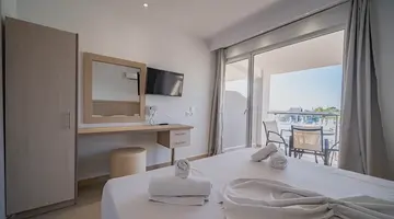 Hotel Caretta Island