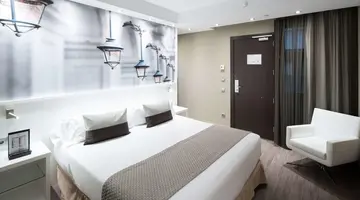 HOTEL CATALONIA AVINYO