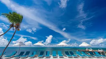 Hotel Coco De Mer & Black Parrot Suites