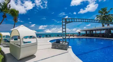 Hotel Coco De Mer & Black Parrot Suites