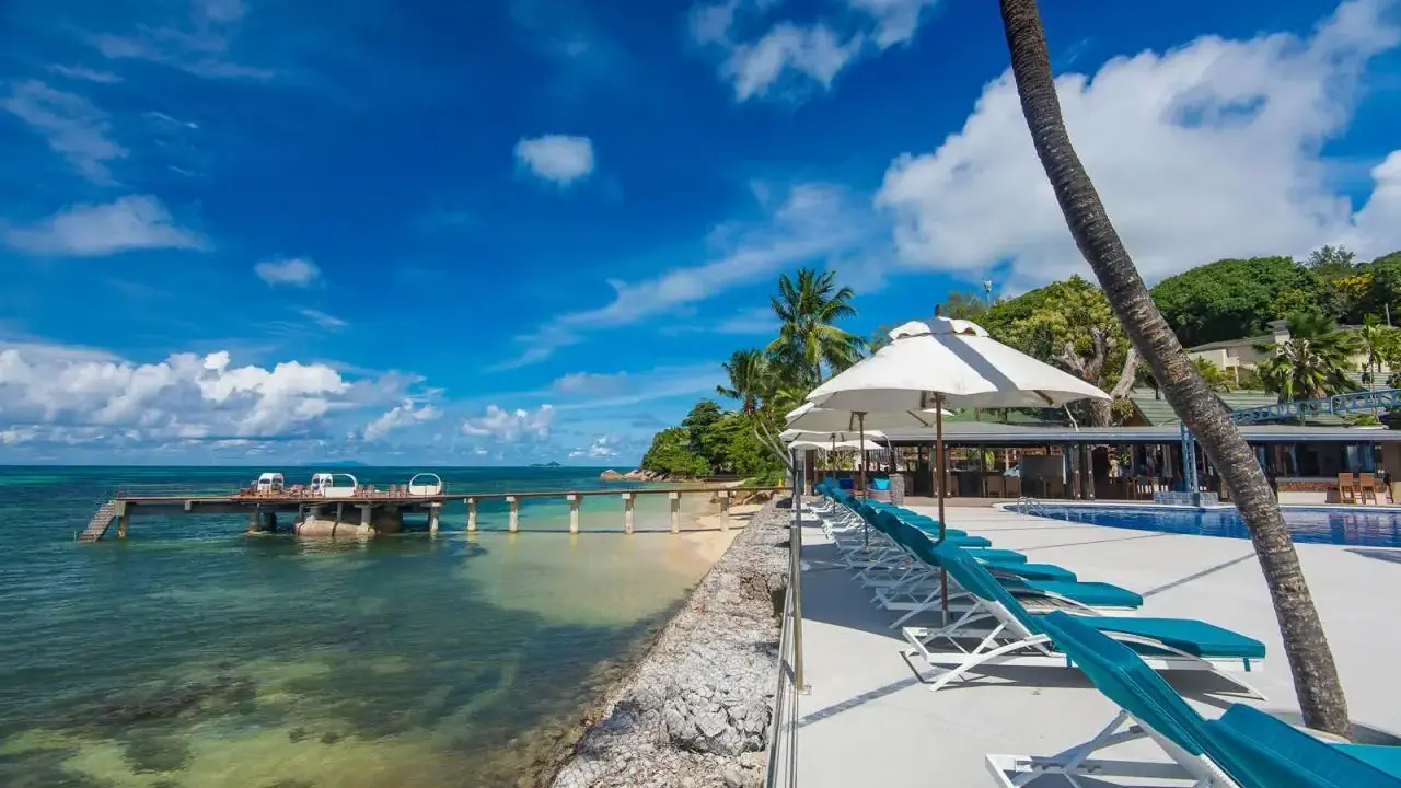 Hotel Coco De Mer & Black Parrot Suites