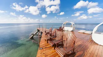 Hotel Coco De Mer & Black Parrot Suites