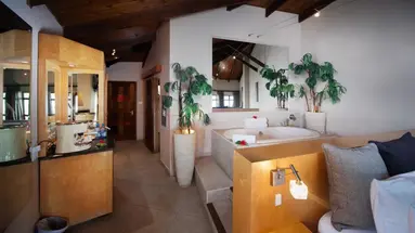 Hotel Coco De Mer & Black Parrot Suites