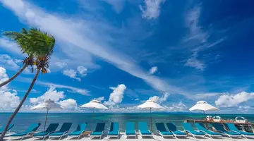 Hotel Coco De Mer & Black Parrot Suites